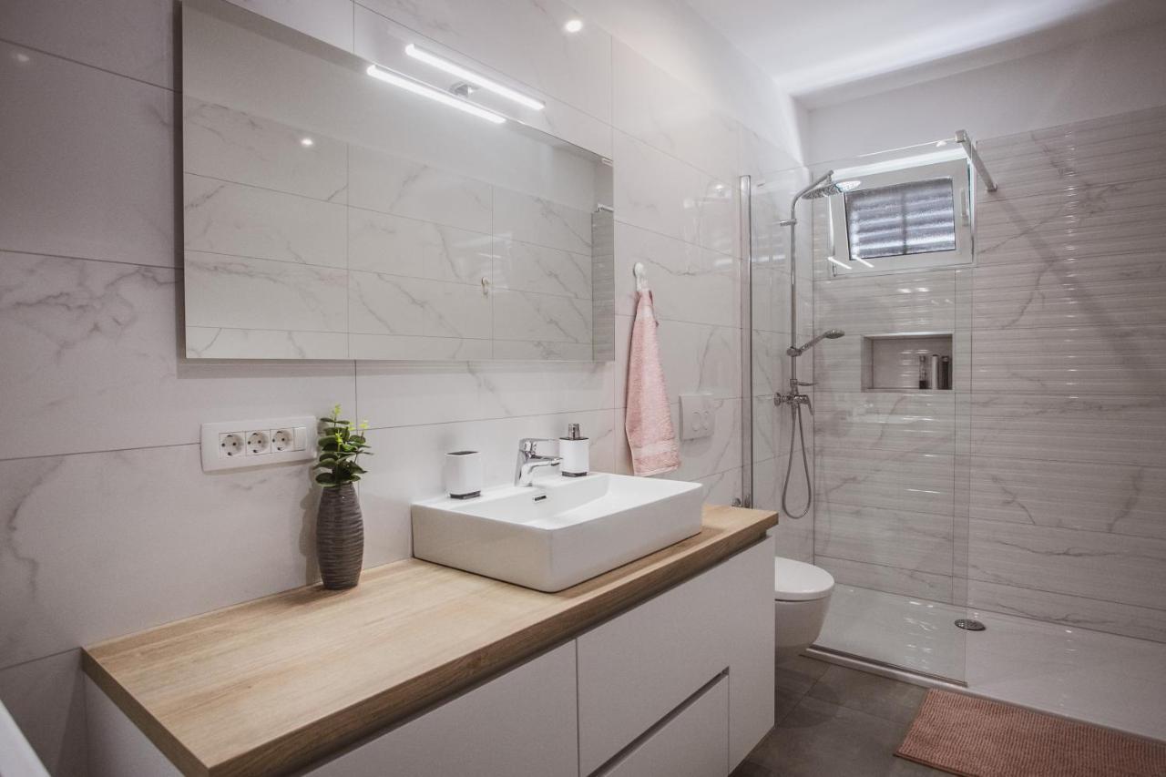 Comfort Sea View Apartment Dugi Rat Ngoại thất bức ảnh