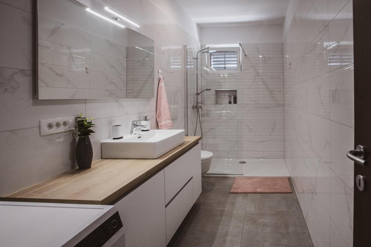 Comfort Sea View Apartment Dugi Rat Ngoại thất bức ảnh